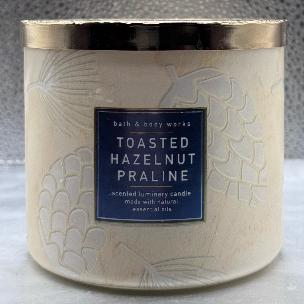 Bath & Body Works Toasted Hazelnut Praline 3 Wick Candle
